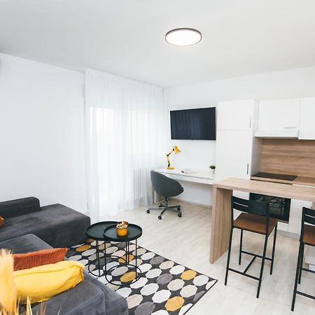 Aurelia'S Comfy Place With Free Parking Zagabria Esterno foto