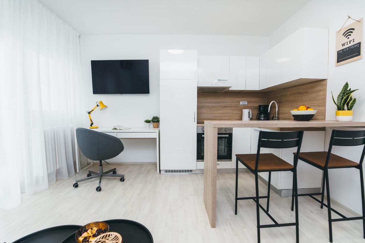 Aurelia'S Comfy Place With Free Parking Zagabria Esterno foto